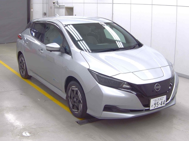 NISSAN LEAF 2022
