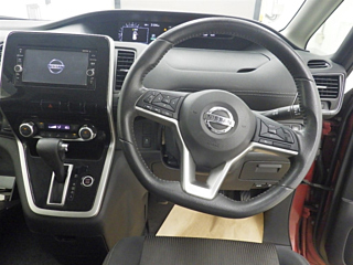 NISSAN SERENA 2017