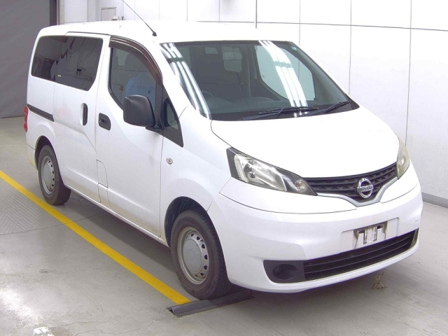 NISSAN NV200 2010