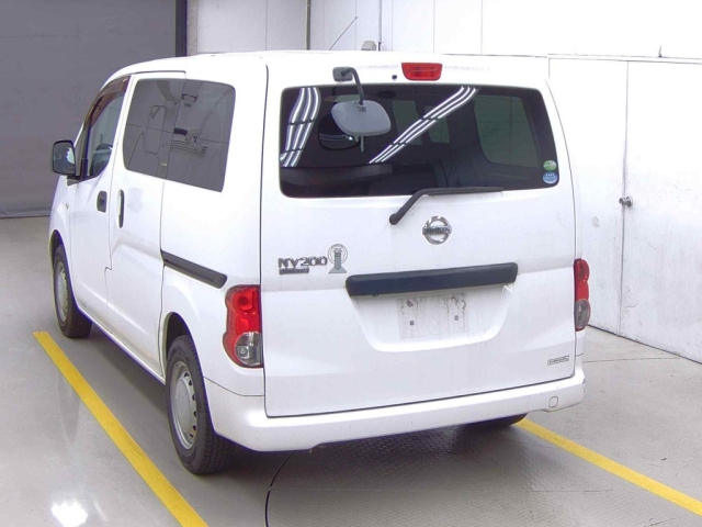 NISSAN NV200 2010