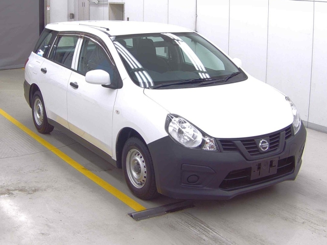NISSAN AD 2019