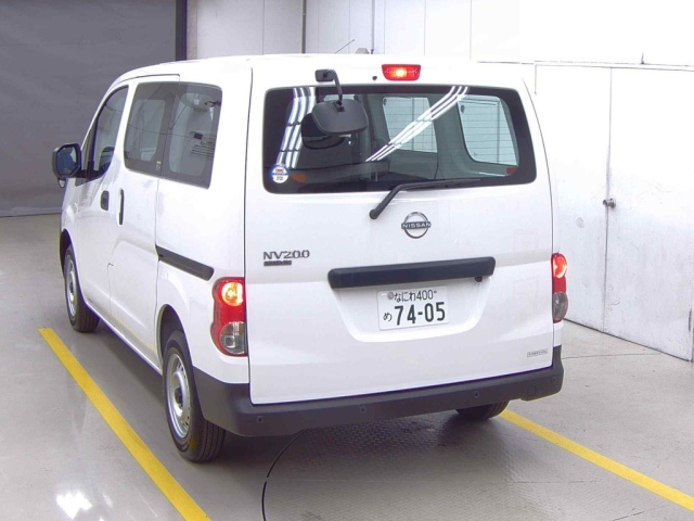 NISSAN NV200 2025