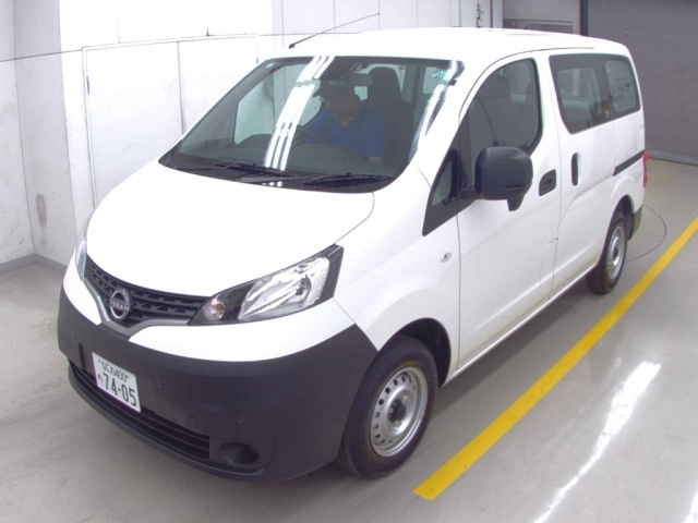 NISSAN NV200 2025