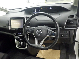 NISSAN SERENA 2018