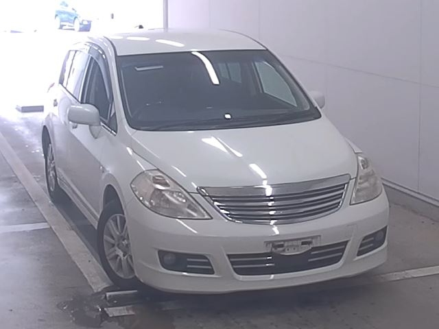 NISSAN TIIDA 2010