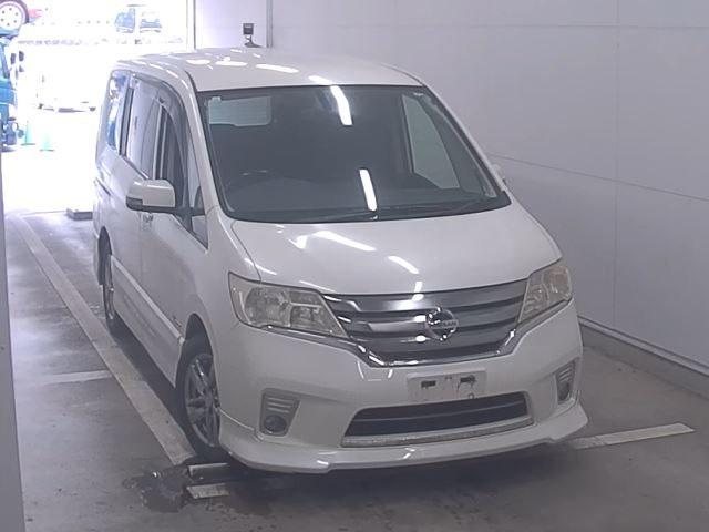 NISSAN SERENA 2013