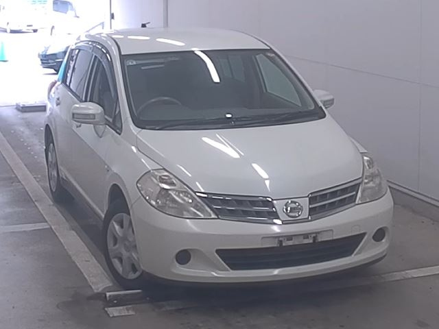 NISSAN TIIDA 2010