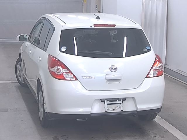 NISSAN TIIDA 2010