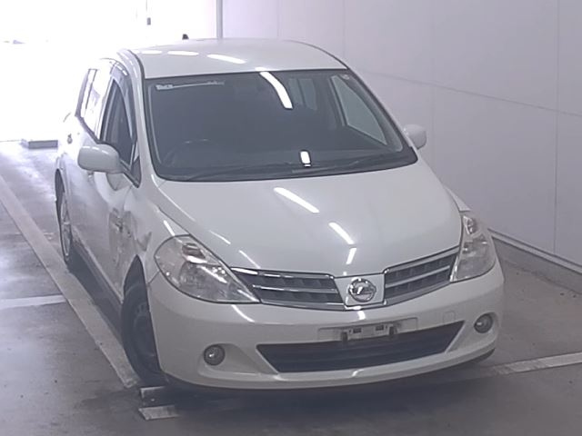 NISSAN TIIDA 2010