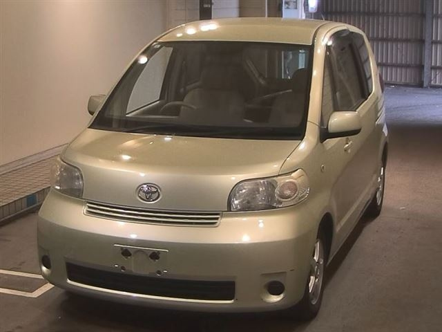 TOYOTA PORTE 2009