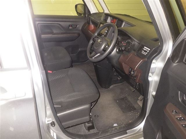 TOYOTA ROOMY 2018