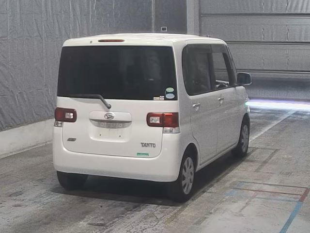 DAIHATSU TANTO 2012
