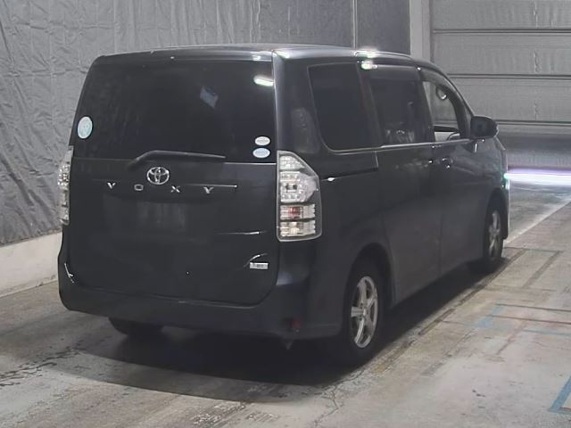 TOYOTA VOXY 2012