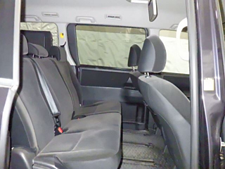 TOYOTA VOXY 2012