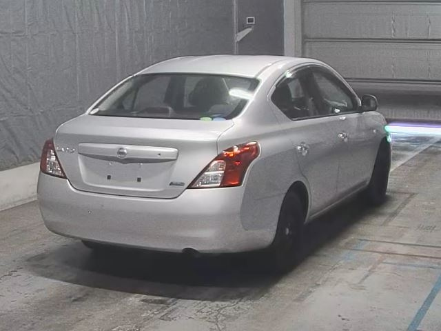 NISSAN LATIO 2013