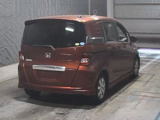 HONDA FREED 2010