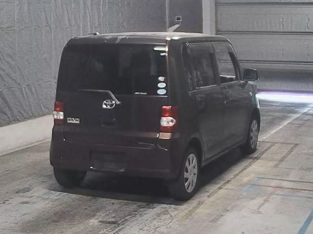 TOYOTA PIXIS SPACE 2012