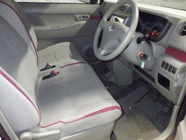 TOYOTA PIXIS SPACE 2012