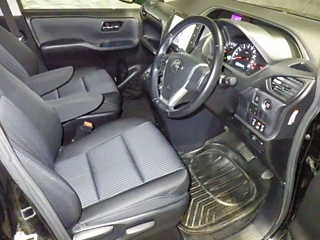 TOYOTA VOXY 2016