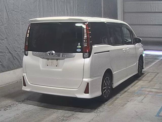 TOYOTA NOAH 2014