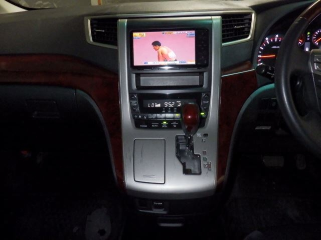 TOYOTA ALPHARD 2009