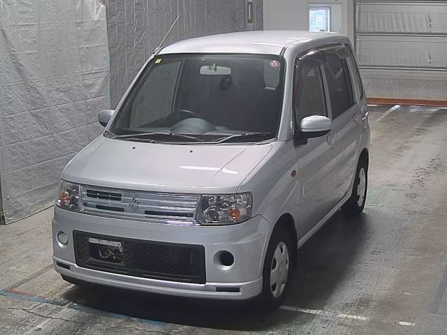 MITSUBISHI TOPPO 2012