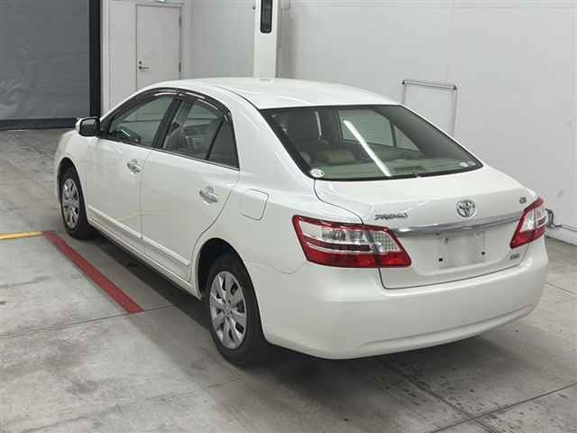 TOYOTA PREMIO 2010