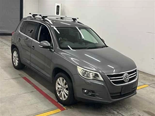 VOLKSWAGEN TIGUAN 2011