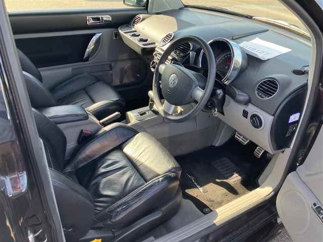VOLKSWAGEN NEW BEETLE 2008