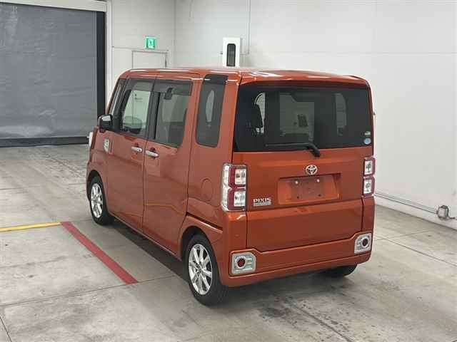 TOYOTA PIXIS MEGA 2018