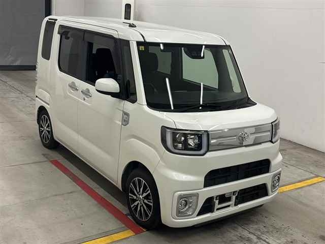 TOYOTA PIXIS MEGA 2018