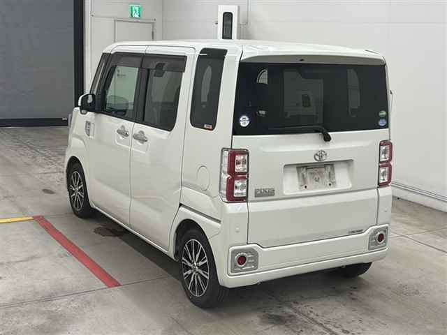 TOYOTA PIXIS MEGA 2018