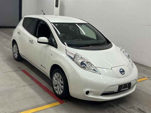 NISSAN LEAF 2015