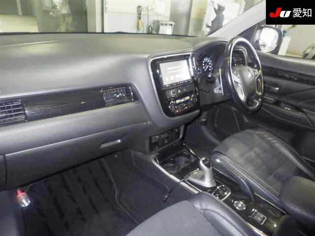 MITSUBISHI OUTLANDER PHEV 2016