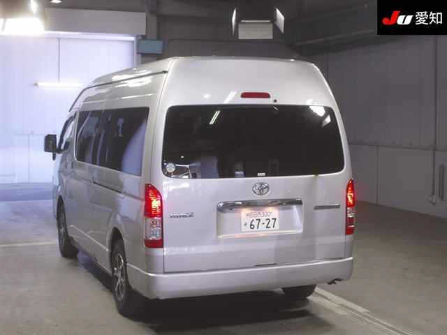 TOYOTA HIACE 2020