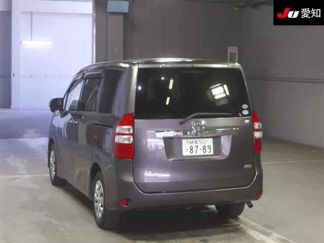 TOYOTA NOAH 2012