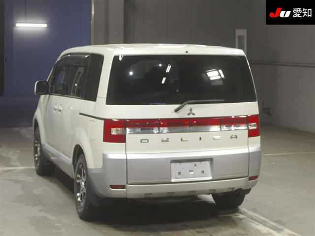 MITSUBISHI DELICA D5 2013