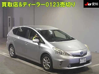 TOYOTA PRIUS ALPHA 2011