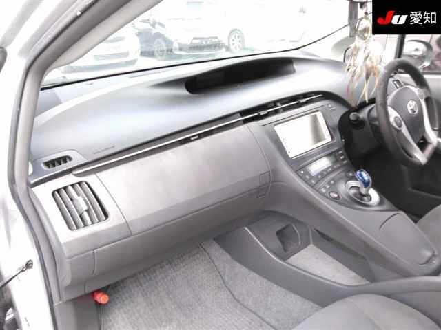 TOYOTA PRIUS 2011