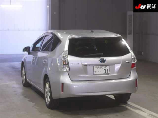 TOYOTA PRIUS ALPHA 2011