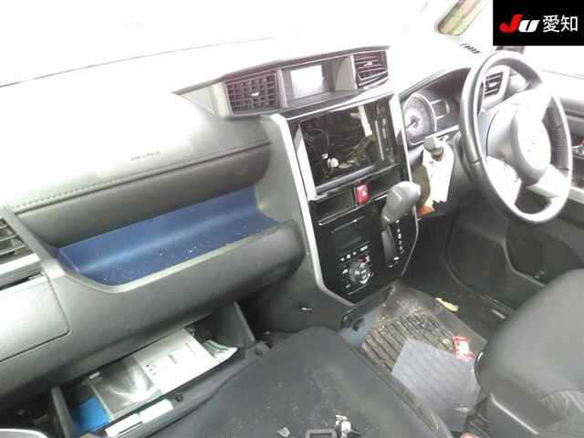 TOYOTA ROOMY 2018
