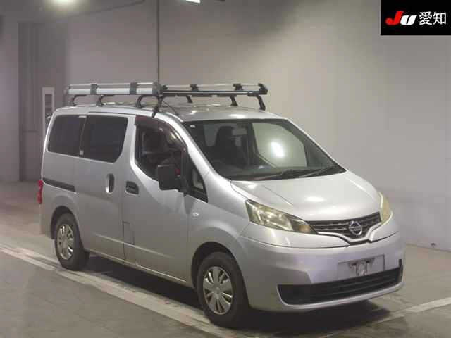 NISSAN NV200 2010