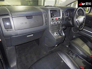 MITSUBISHI DELICA D5 2012