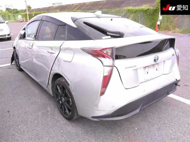 TOYOTA PRIUS 2016
