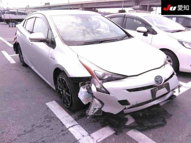 TOYOTA PRIUS 2016