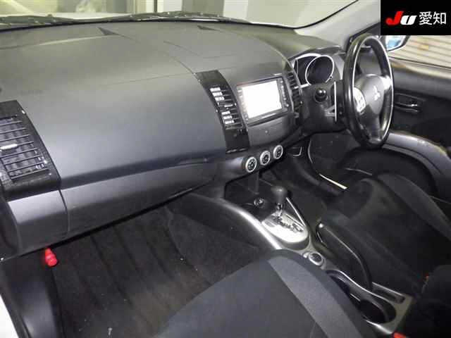 MITSUBISHI OUTLANDER 2008