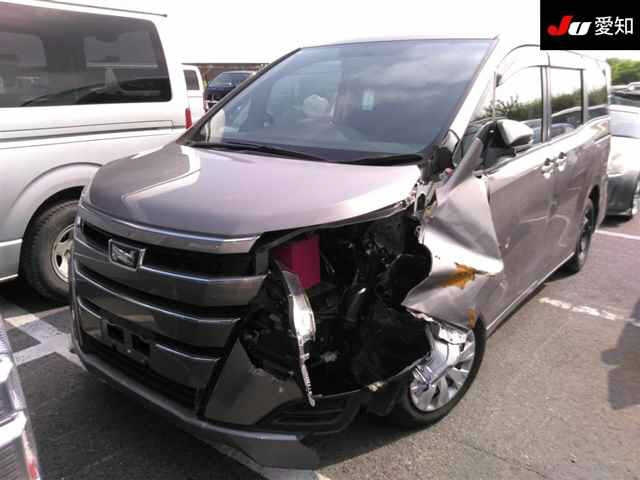 TOYOTA NOAH 2018