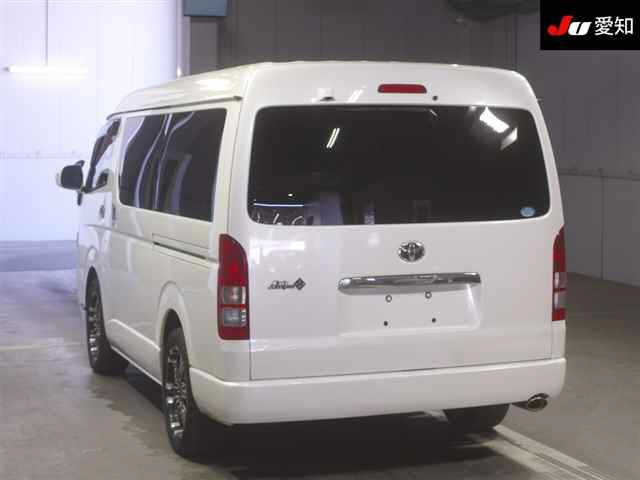 TOYOTA HIACE 2013