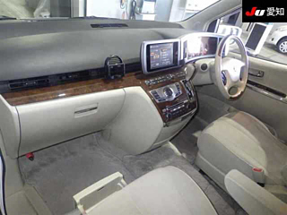 NISSAN ELGRAND 2010
