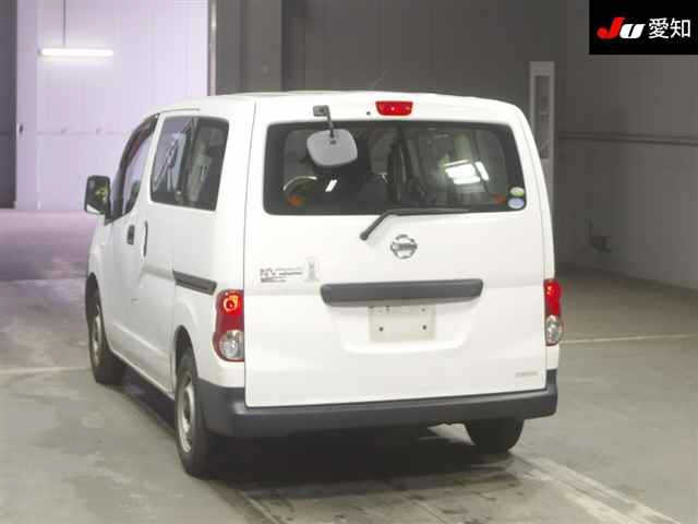 NISSAN NV200 2010